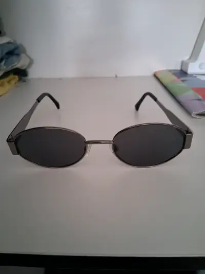 Gafas de sol ovaladas negras zara - miniatura 1