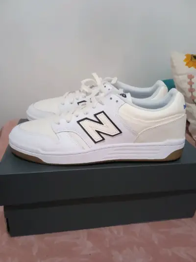 Zapatillas New Balance blancas clásicas - miniatura 1