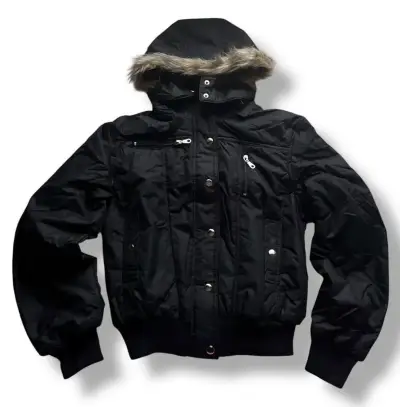 Chaqueta negra con fur - miniatura 1