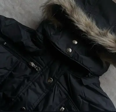 Chaqueta negra con fur - miniatura 2