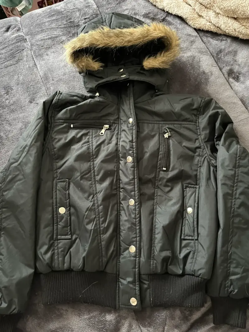 Chaqueta negra con fur - 3