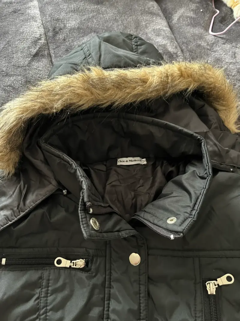 Chaqueta negra con fur - 5