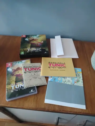 Tunic Delux para Nintendo Switch - miniatura 2