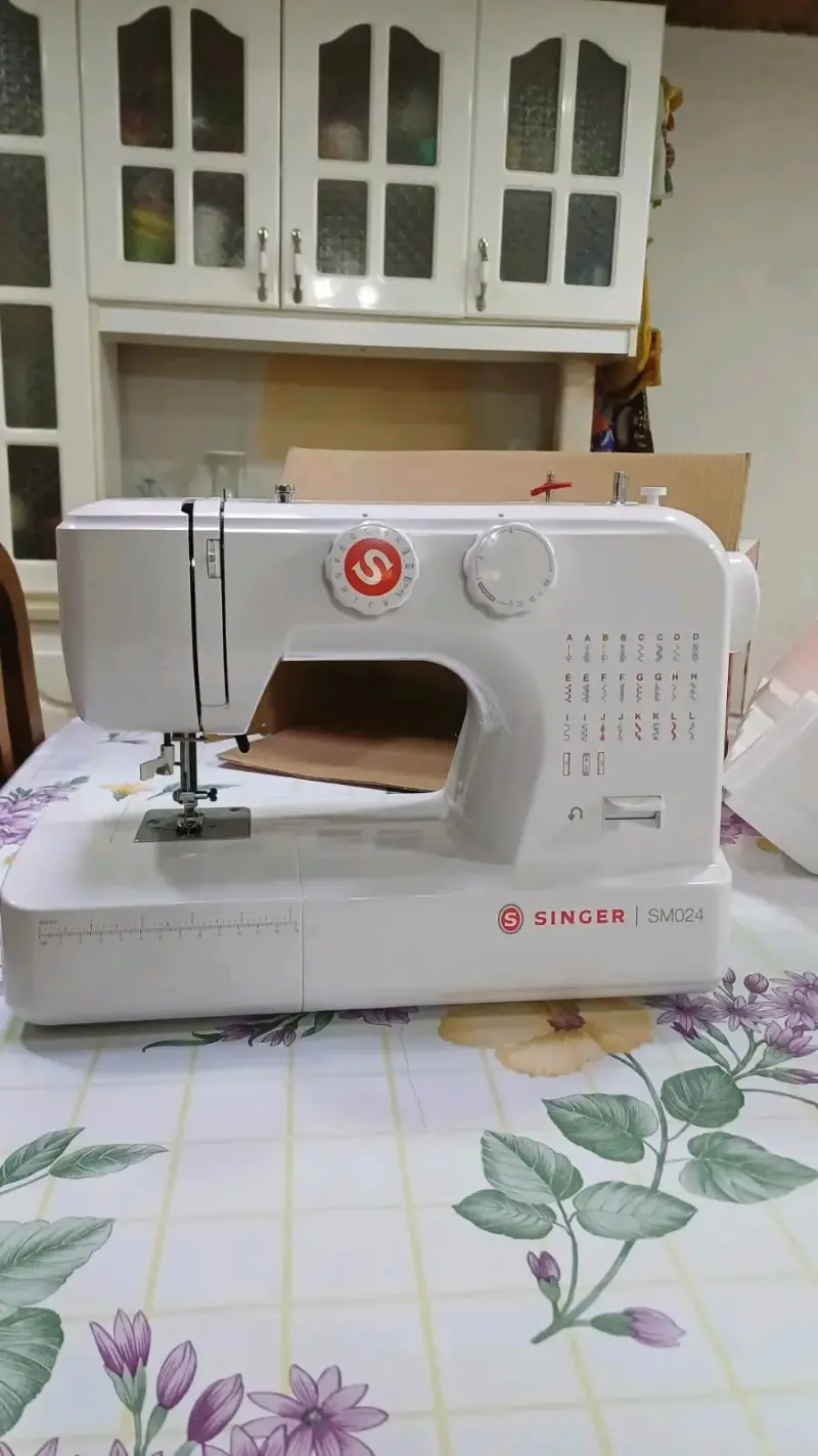 Máquina de coser Singer SM024 nueva - 2