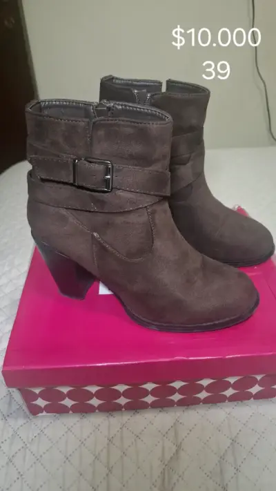 Botines de gamuza marrón con tacón - miniatura 1