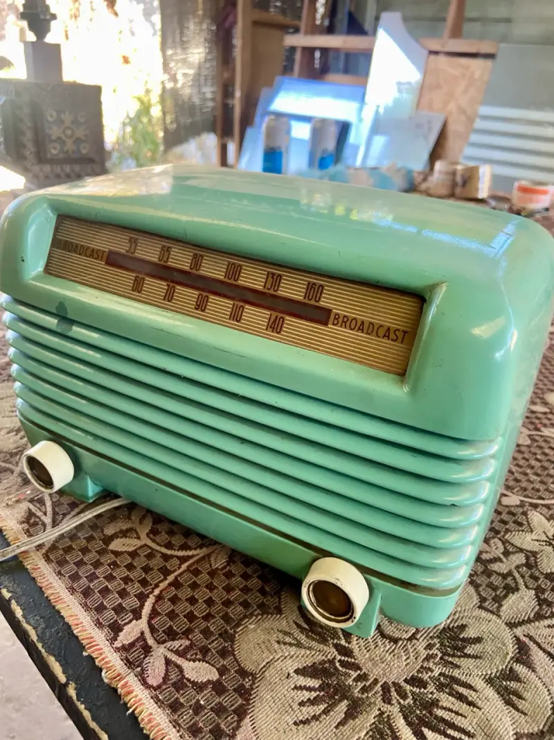 Radio vintage verde menta estilo retro - 1