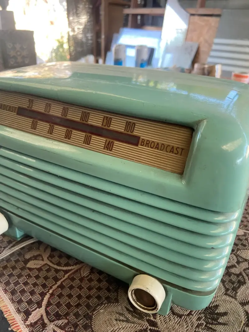 Radio vintage verde menta estilo retro - 2