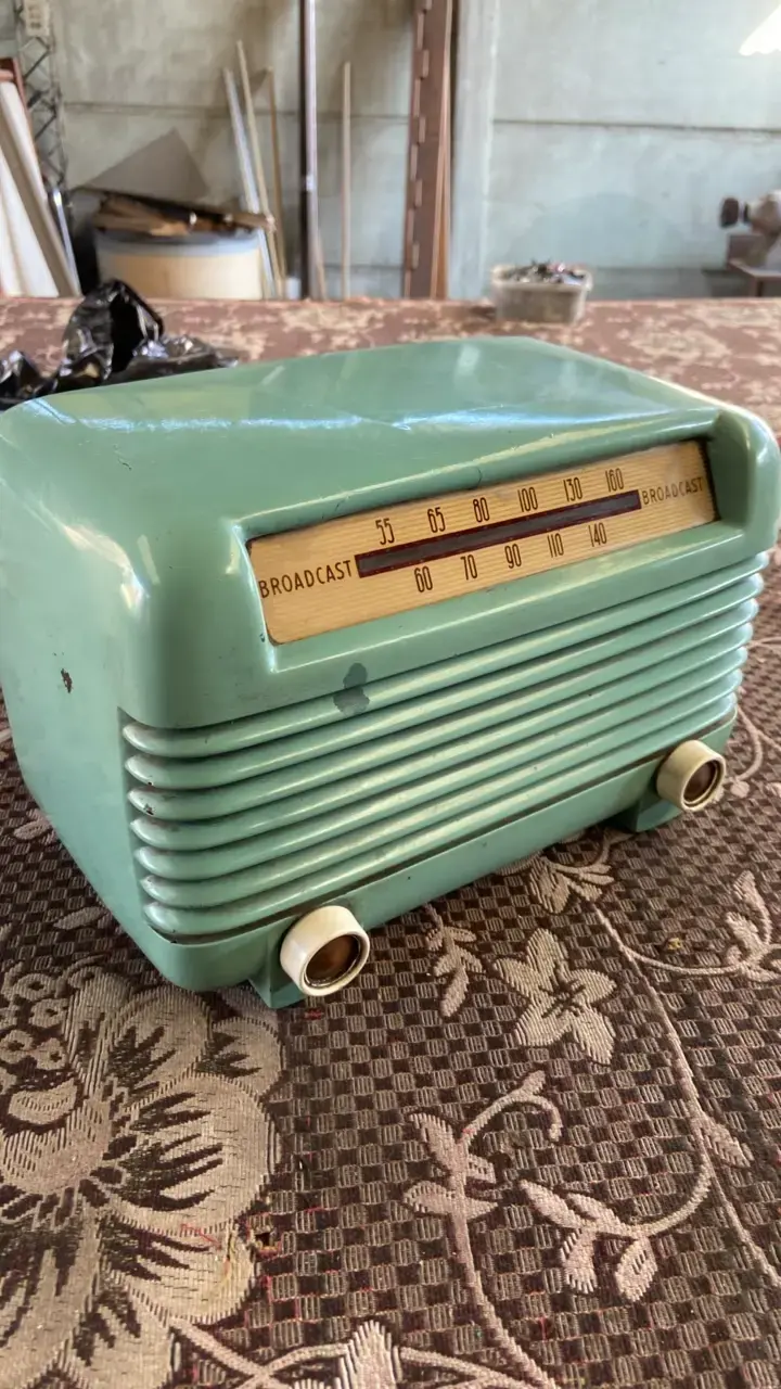 Radio vintage verde menta estilo retro - 3