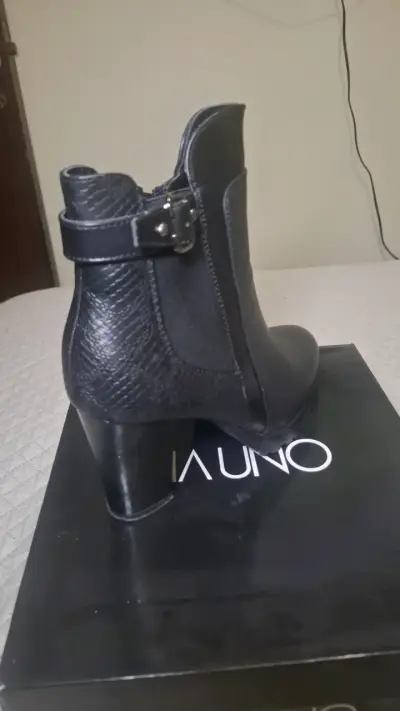 Botines negro con tacón - miniatura 1