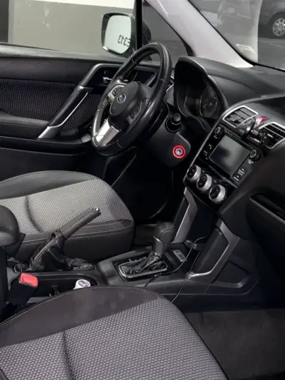 Subaru SUV en excelente estado - miniatura 4