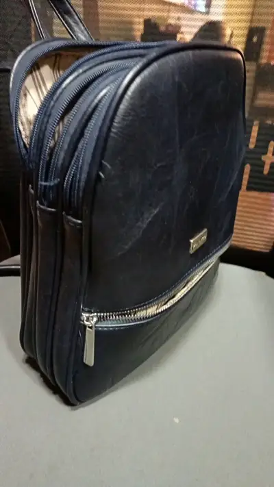 Bolso de cuero azul con múltiples compartimentos - miniatura 1