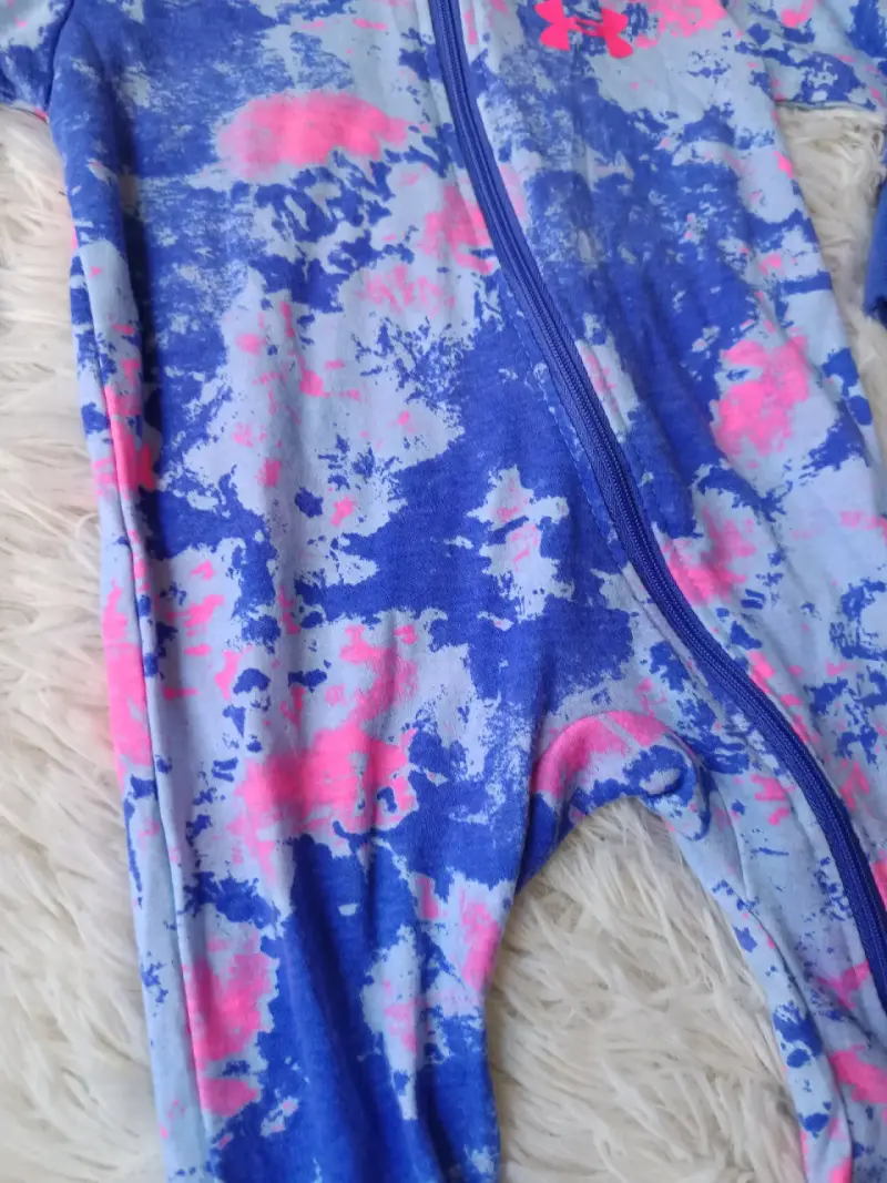 Pijama de bebé Under Armour azul y rosa - 2
