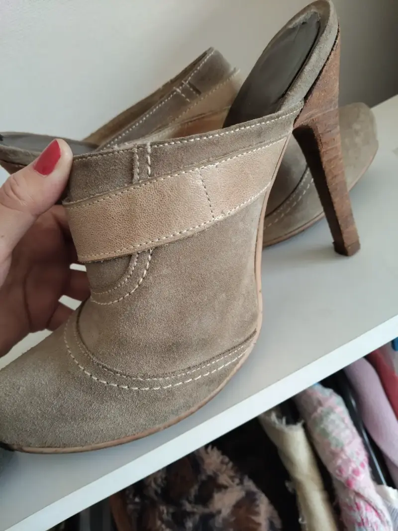 Botines de tacón alto color beige con hebilla - 3