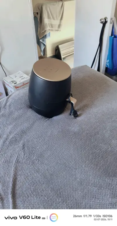 Freidora de aire Moulinex negra - miniatura 1