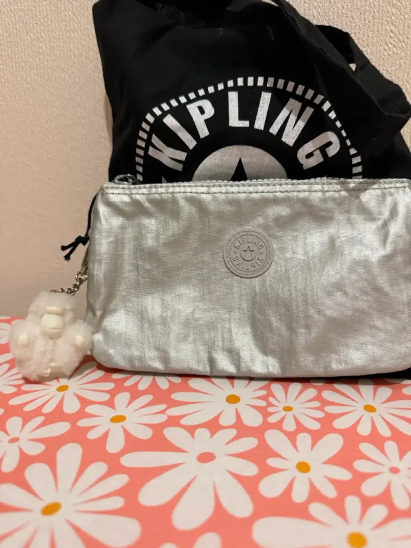 Neceser Kipling plateado con llavero - 1