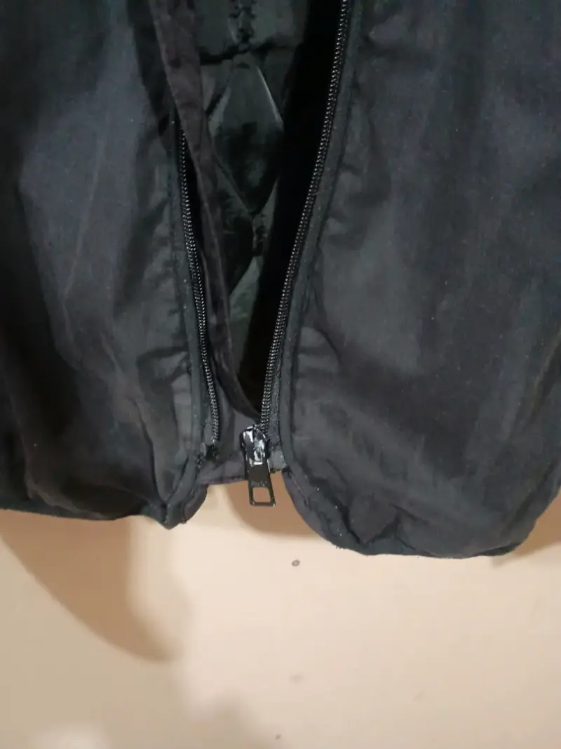 Chaqueta negra Mossimo acolchada - 4