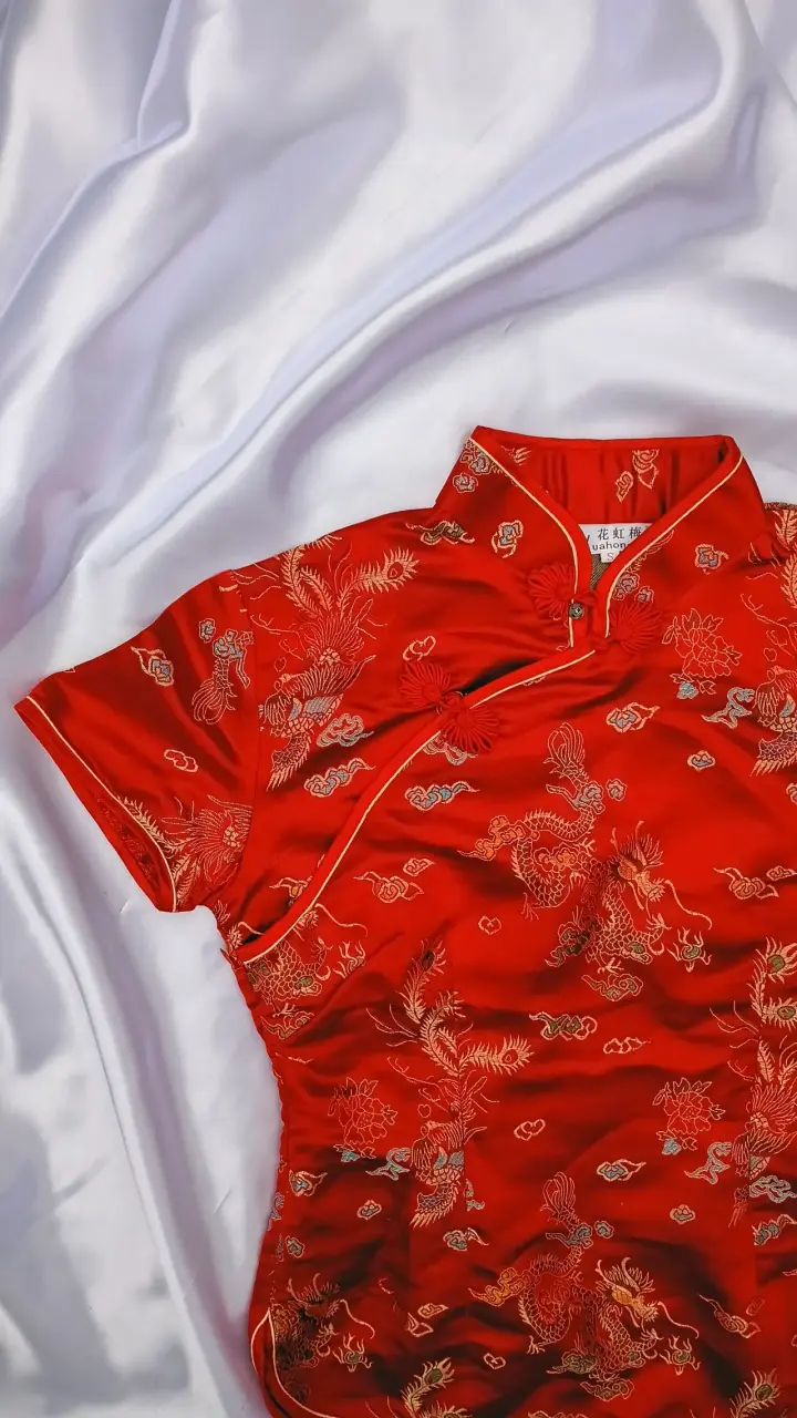 Blusa Quipao roja con bordados dorados - 2