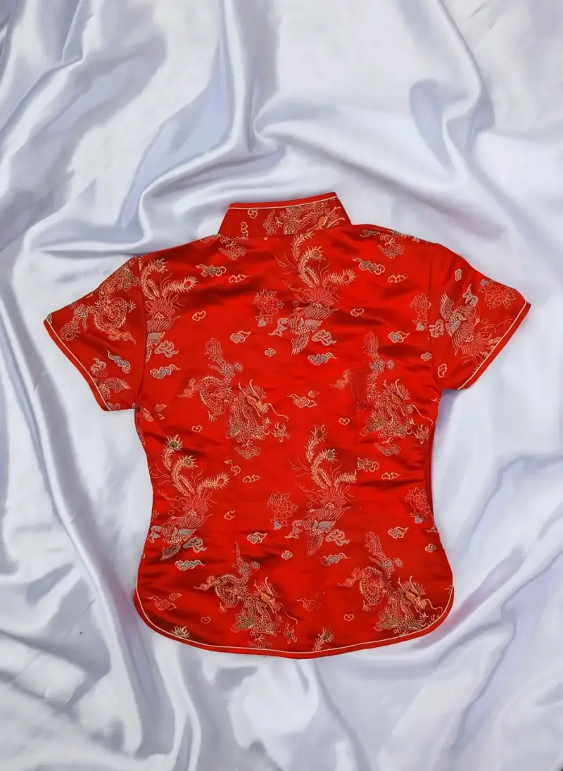 Blusa Quipao roja con bordados dorados - 3