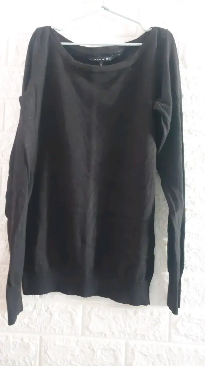 Suéter negro Alaniz talla M - 1