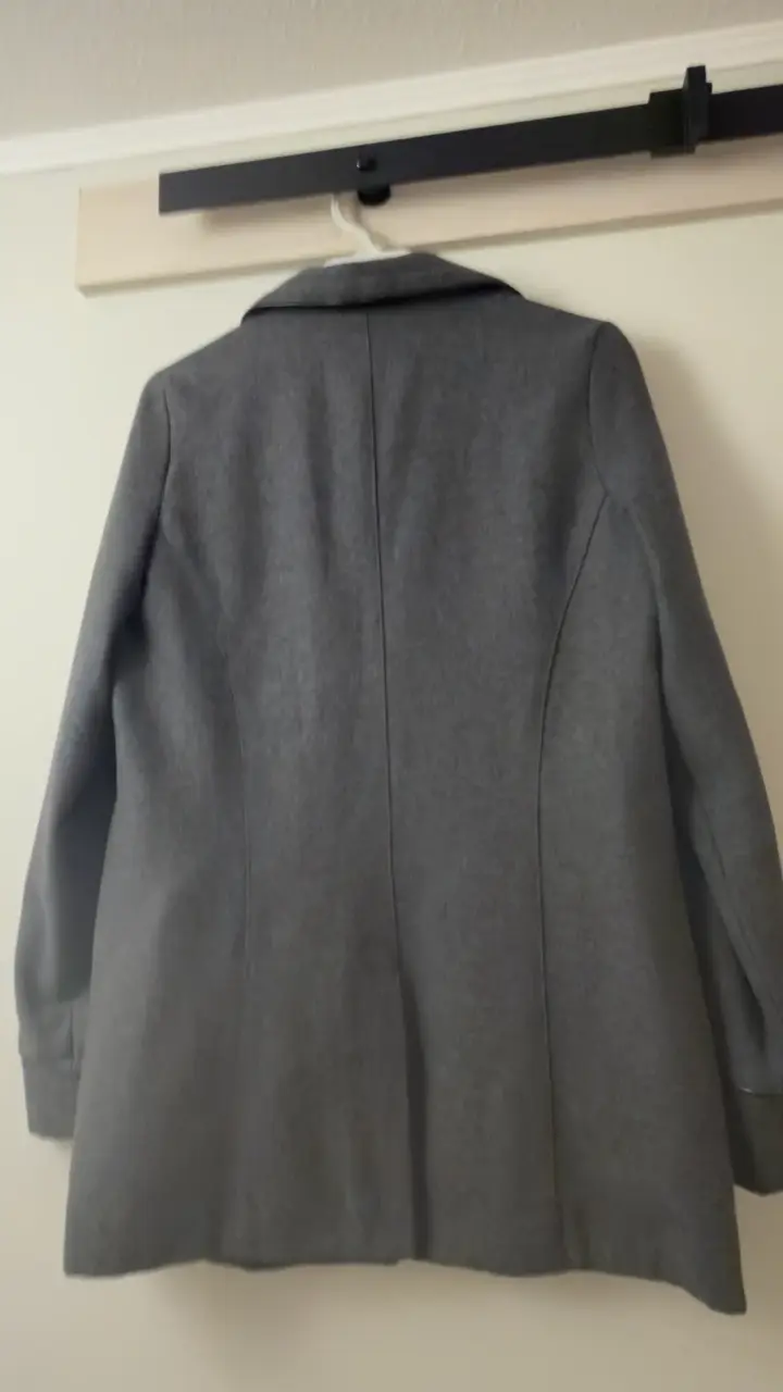 Abrigo gris marca Wados elegante - 2