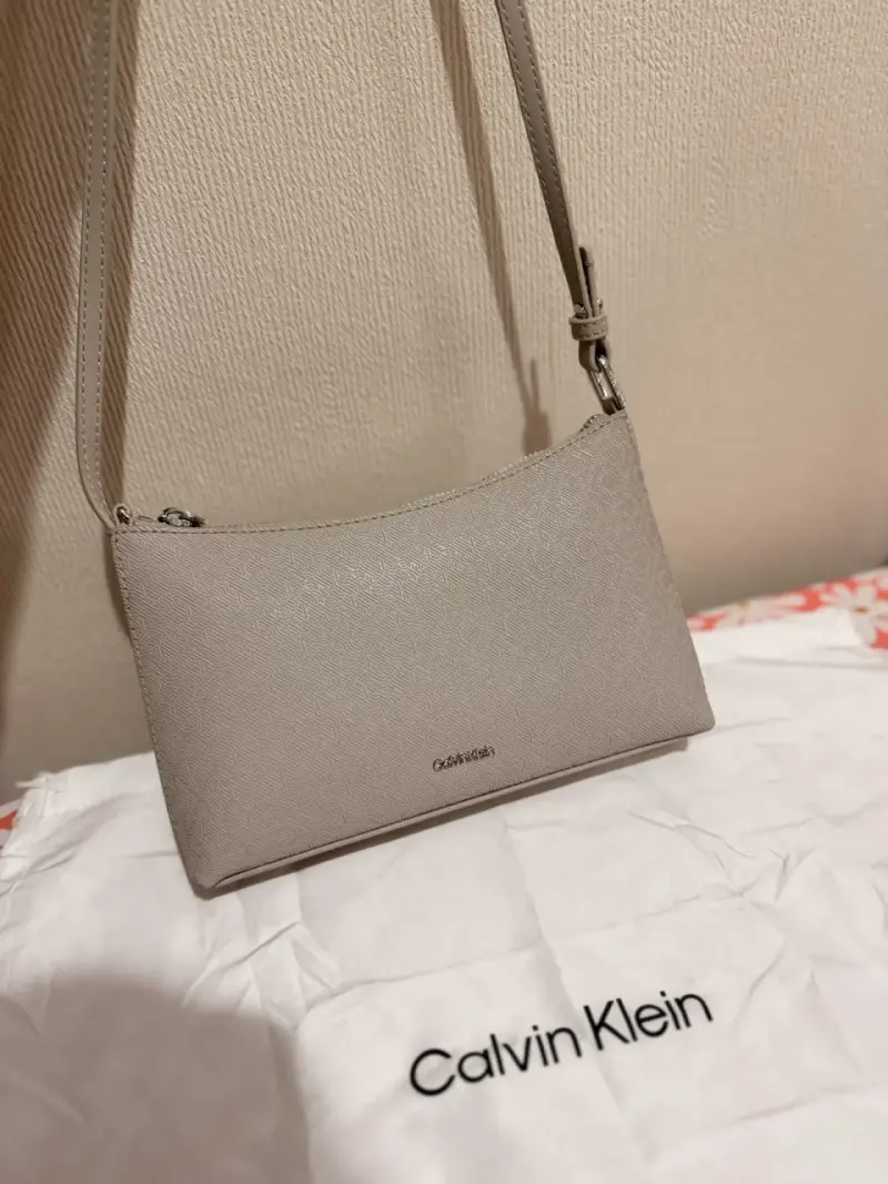 Cartera Calvin Klein - 2