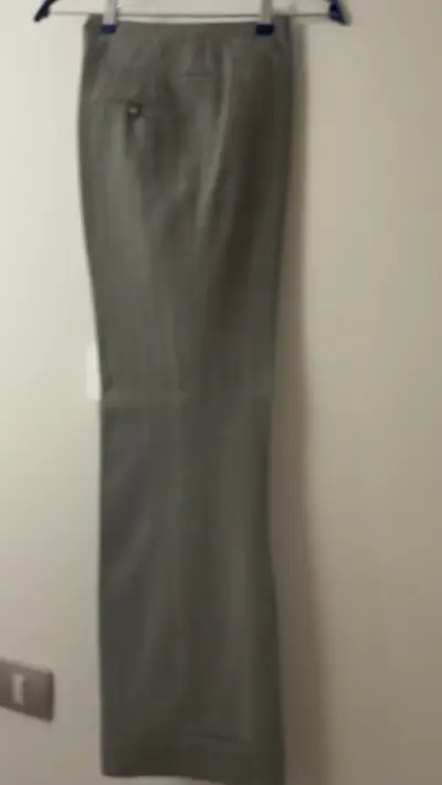 Blazer  y pantalon  gris elegante para mujer - miniatura 5