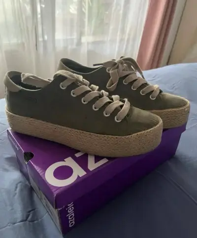 Zapatillas Azaleia verde oliva con plataforma - miniatura 1