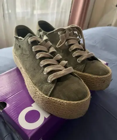 Zapatillas Azaleia verde oliva con plataforma - miniatura 2
