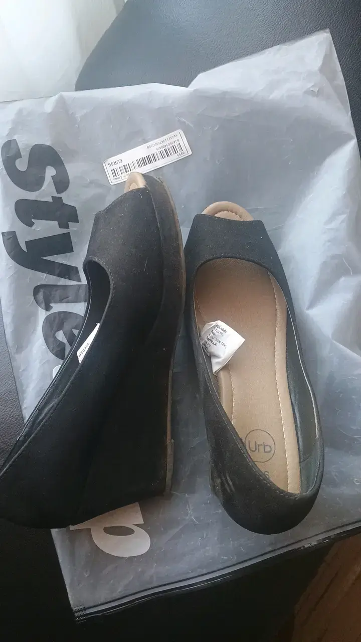 Zapatos de cuña negros estilo casual Urb - 1