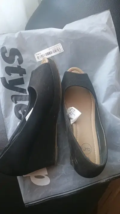 Zapatos de cuña negros estilo casual Urb - miniatura 1