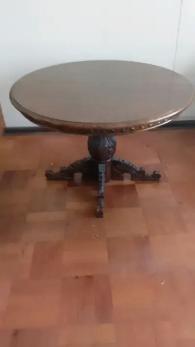 Mesa de comedor de madera tallada - miniatura 2