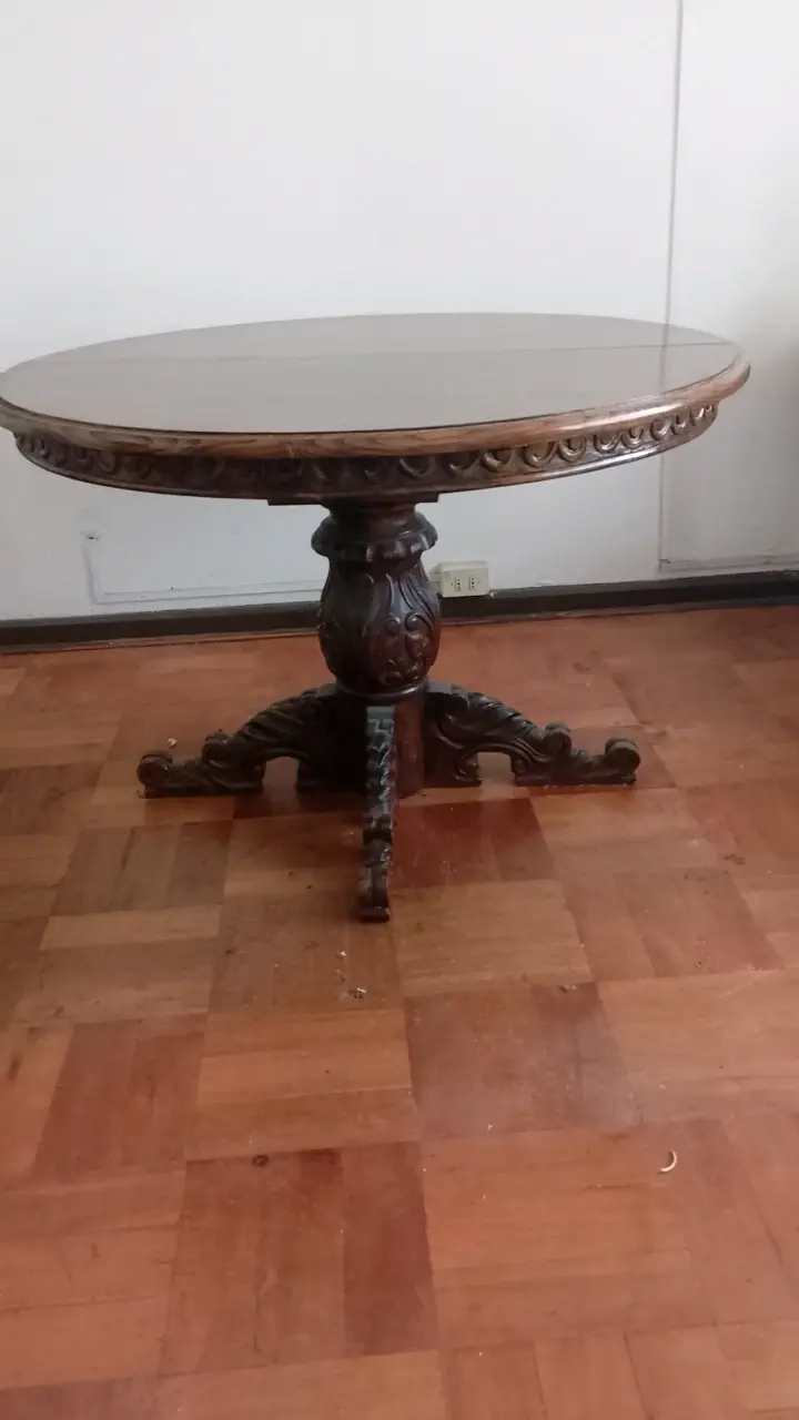 Mesa de comedor de madera tallada - 3