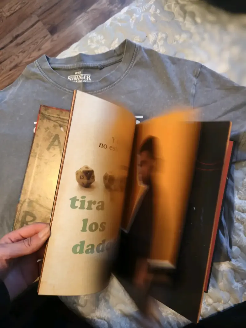 Libro 'Cómo sobrevivir en el mundo de Stranger Things' - 3