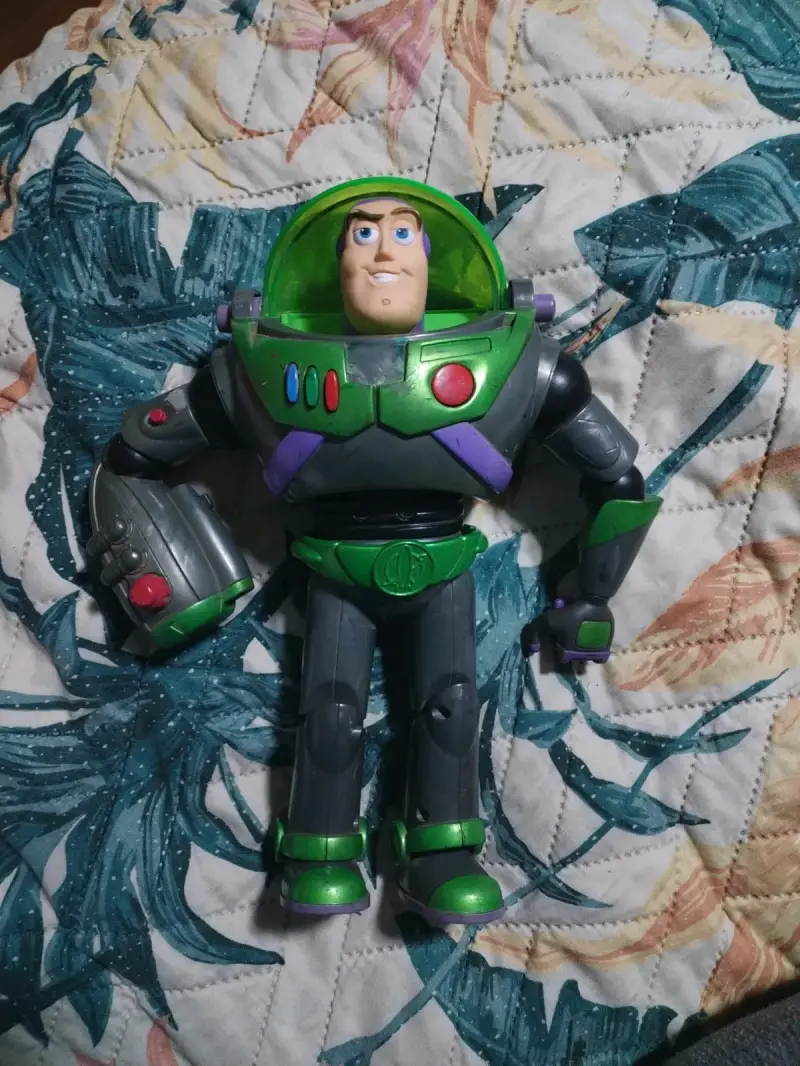 Figura de acción Buzz Lightyear articulada - 1