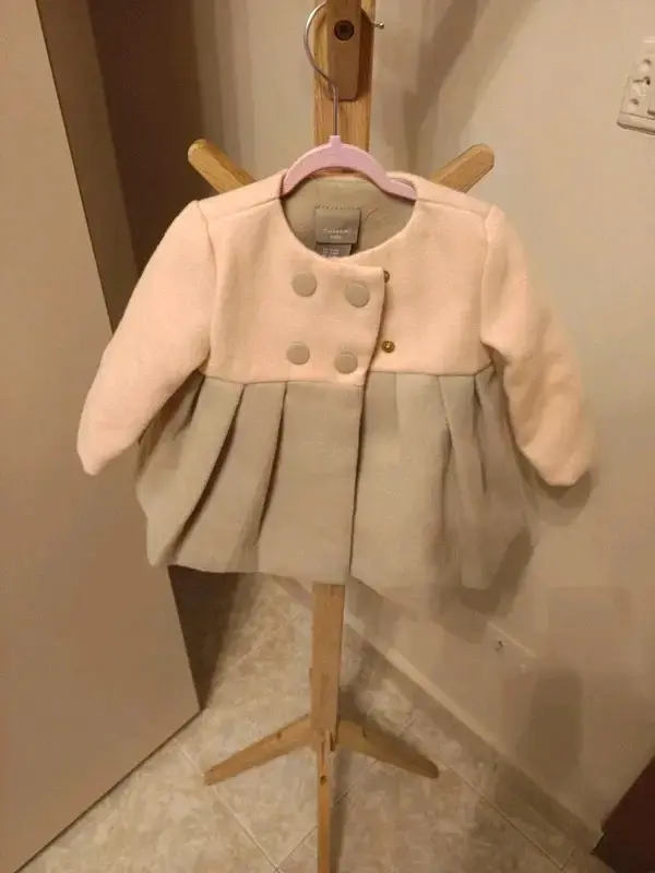 Abrigo infantil beige con botones - 3