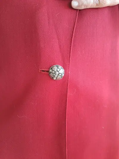 Abrigo largo rojo elegante para mujer - miniatura 4