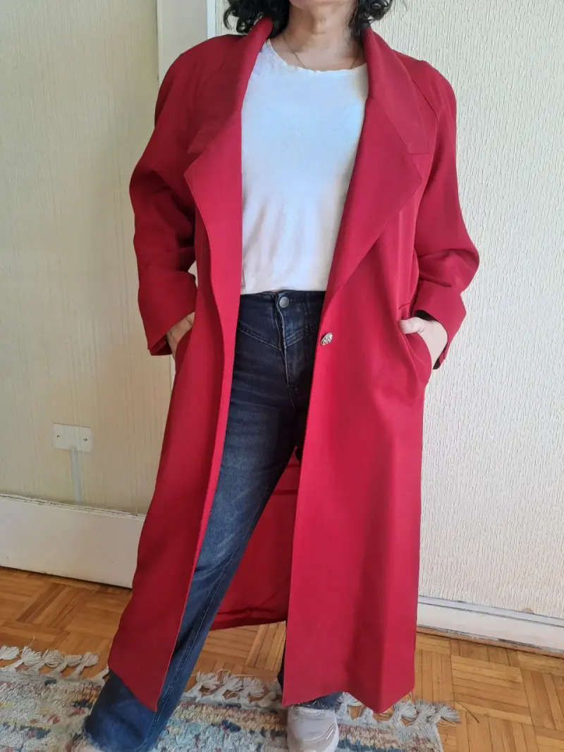 Abrigo largo rojo elegante para mujer - 1