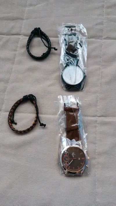 Set de reloj correa de cuero y  pulsera de muñeca - miniatura 2