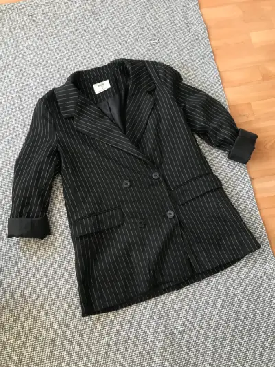 Blazer a rayas negro elegante para mujer - miniatura 1