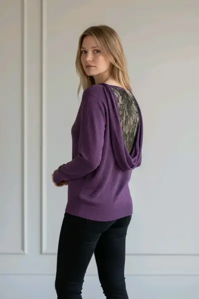 Suéter morado con encaje en la espalda - miniatura 4
