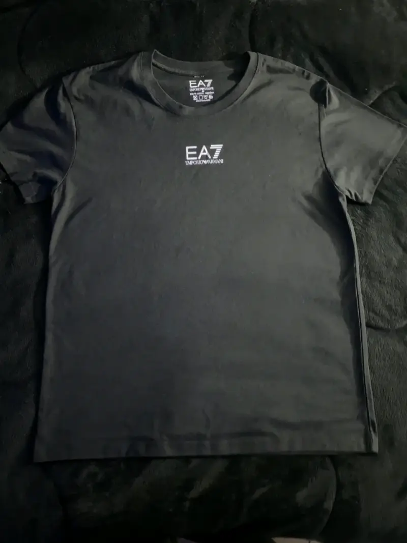 Polera negra EA7 Emporio Armani talla m