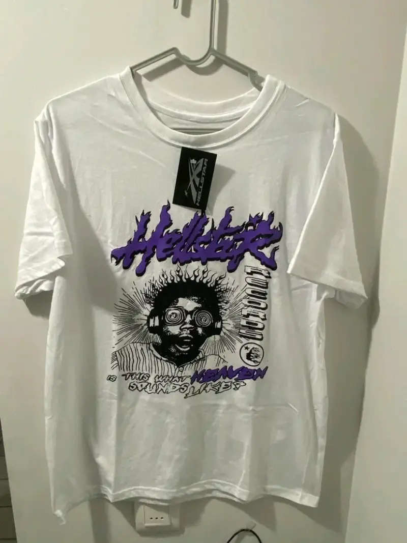 Polera blanca Hellstar con diseño