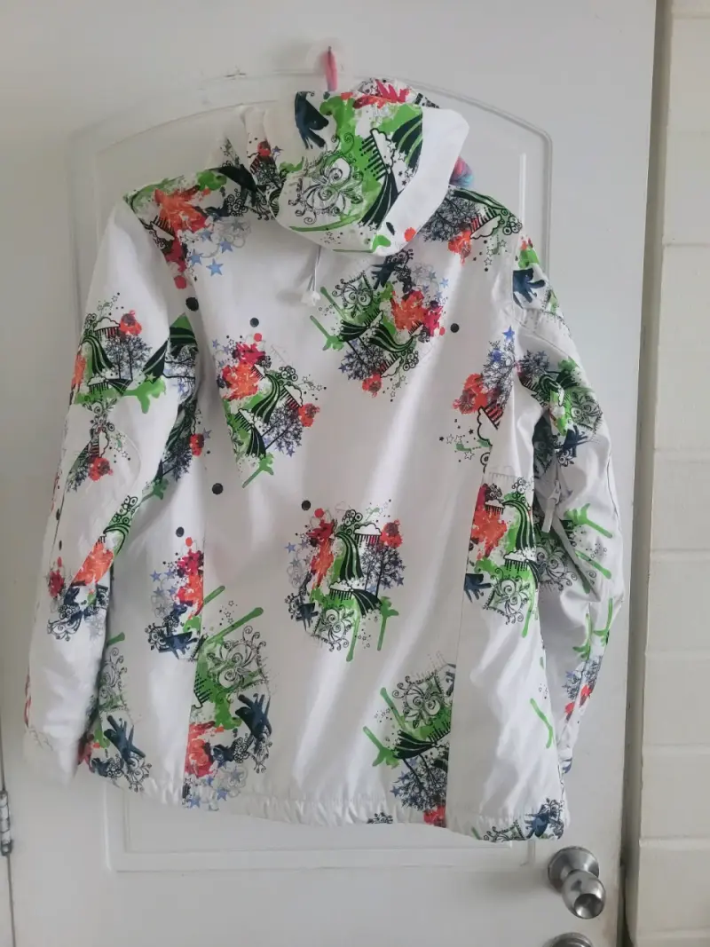 Chaqueta impermeable con diseño floral - 3