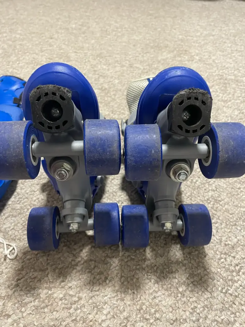 Patines de cuatro ruedas azules para niños 28-31 - 2