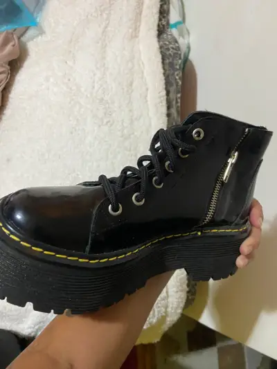 Botas negras de cuero con plataforma - miniatura 2