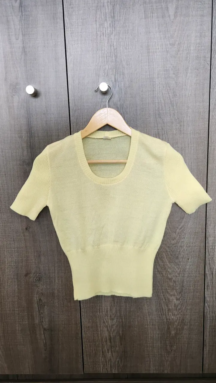 Polera de hilo amarilla vintage - 1