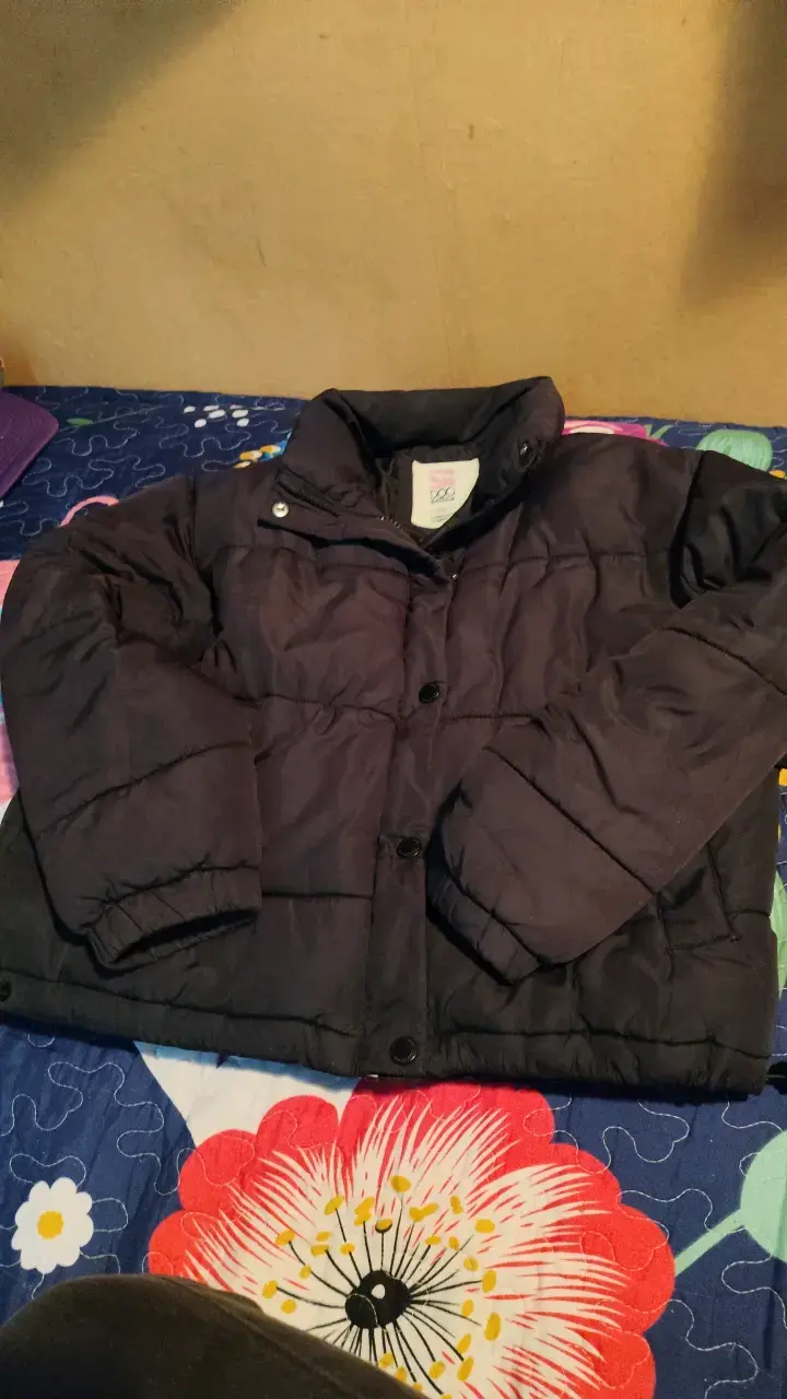 Chaqueta acolchada negra para invierno