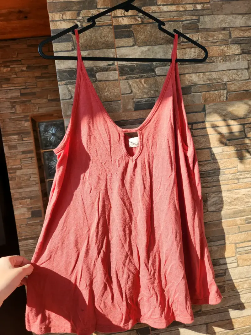 Polera veraniego rojo sin mangas