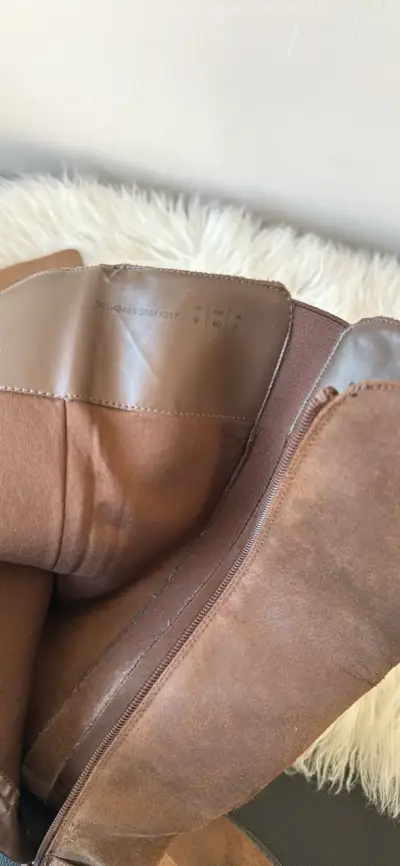 Botas largas de cuero marrón con hebilla - miniatura 4