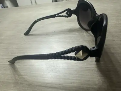 Gafas de sol negras estilo oversized - miniatura 4